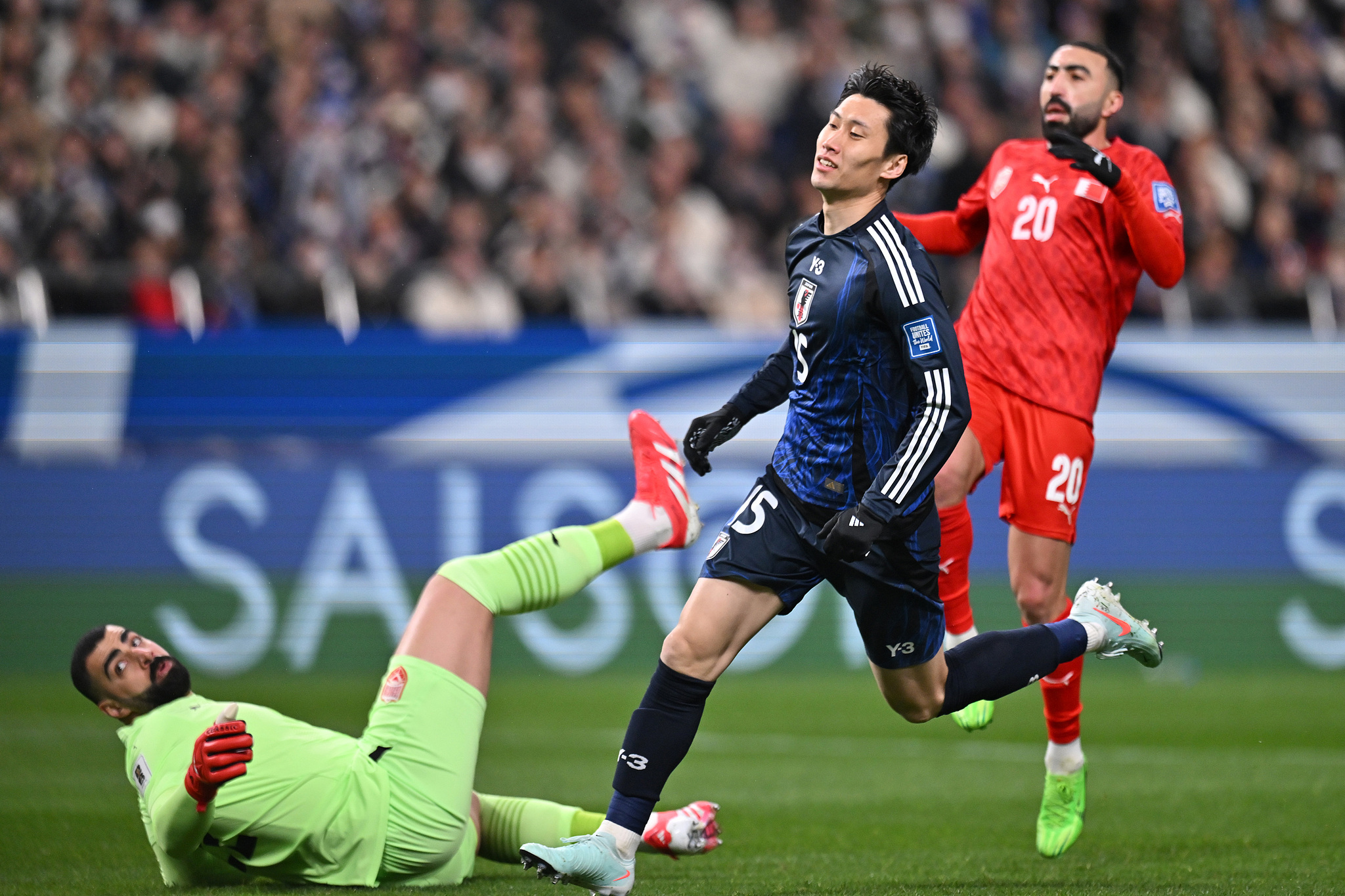 连胜终结！日本队足球赛事中意外逆转获胜