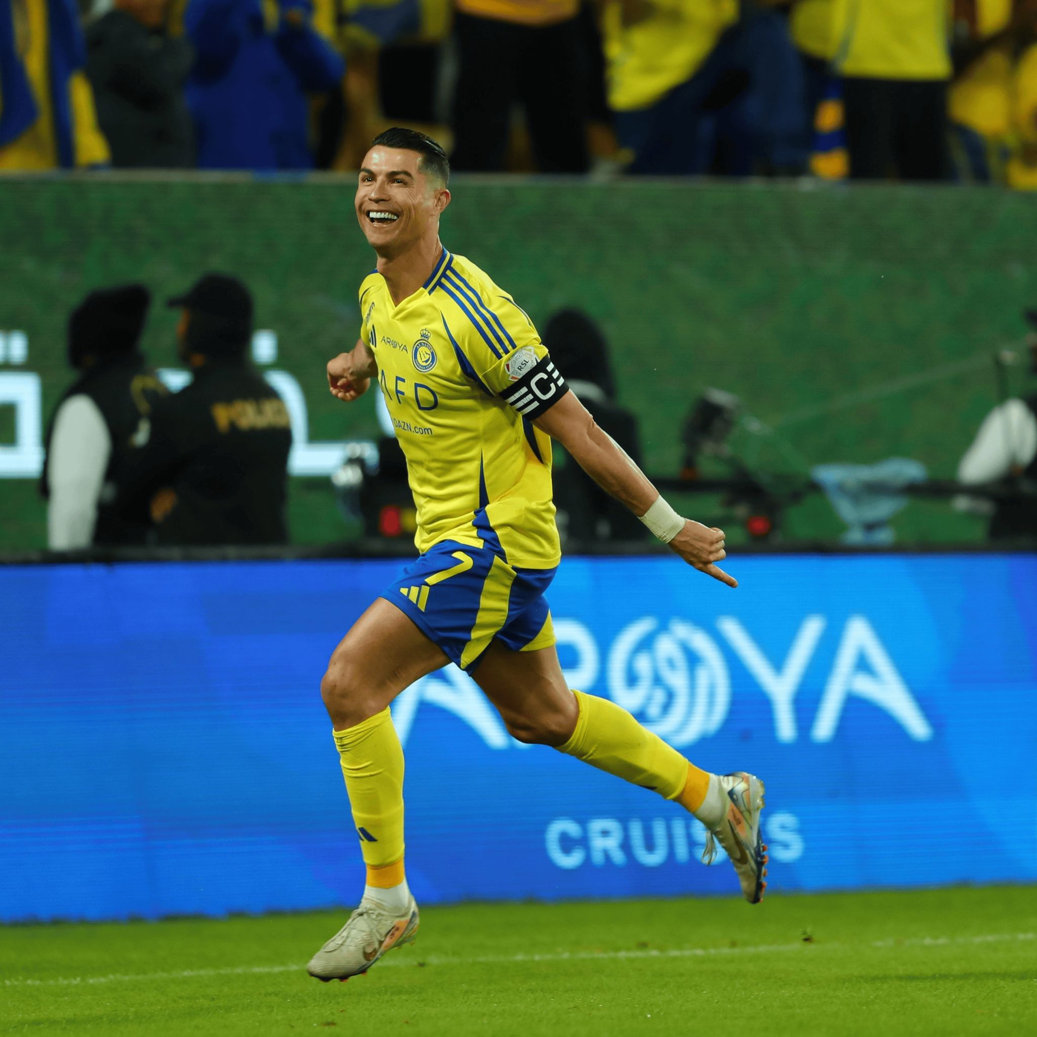 C罗在加拿大队比赛中大比分获胜，败北引发热议！